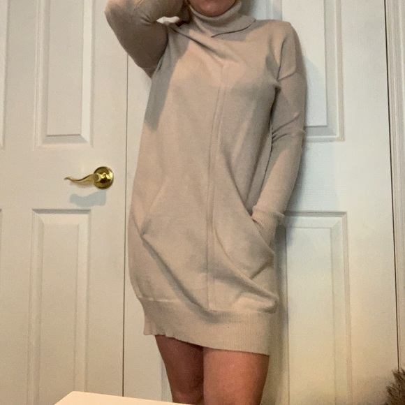Long sleeve dress! - Picture 3 of 3